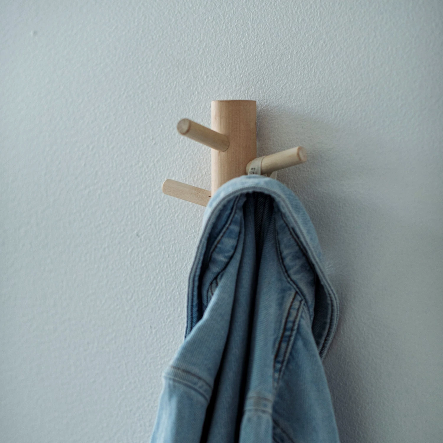 Leiste Mit Aufhänger Vertikal Birke 10 Cm 4 Leiste Mit Aufhänger Vertikal Birke 10 Cm – Bild 4