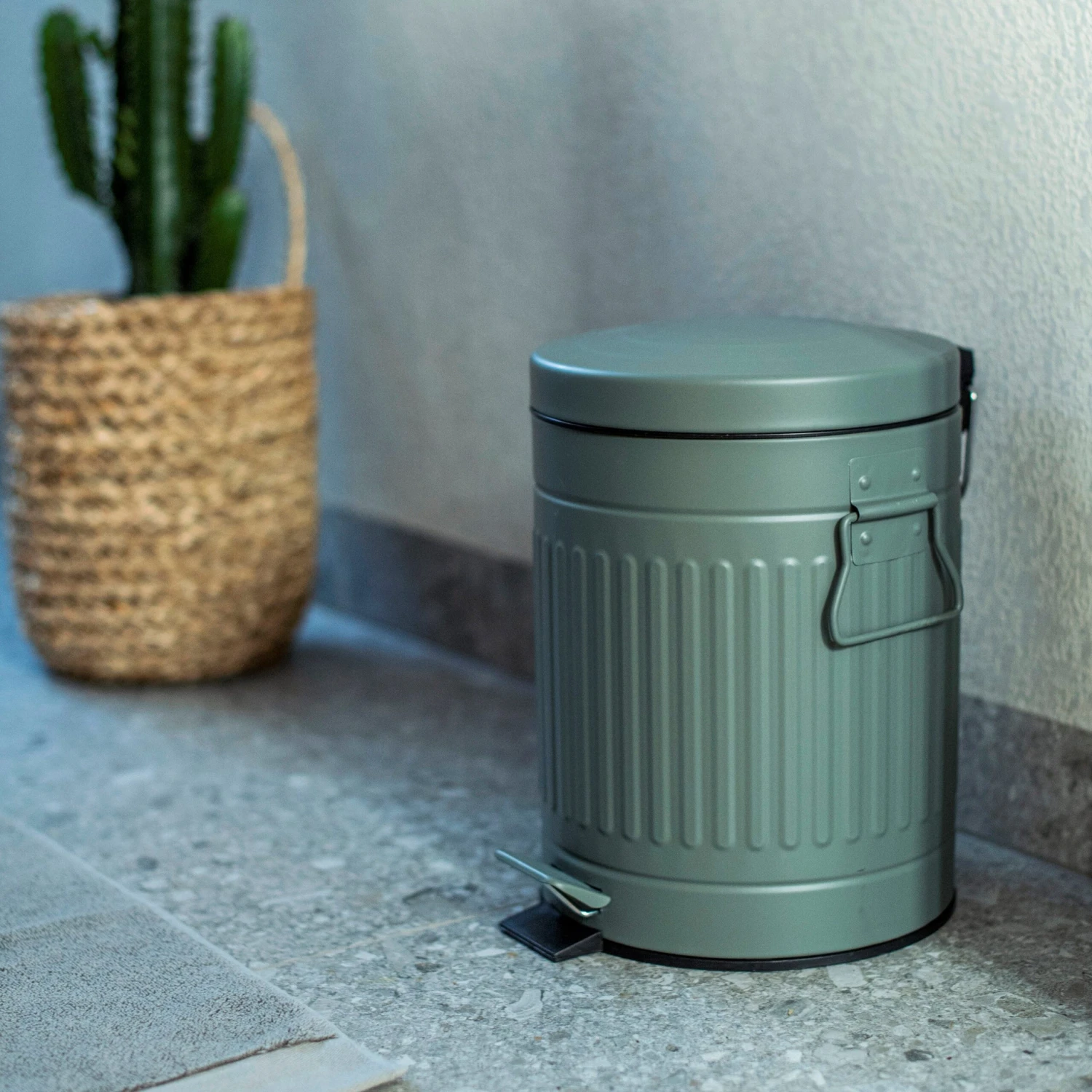 Pedal-Eimer Metall 5 L Agavegrün 2 Pedal-Eimer Metall 5 L Agavegrün – Bild 2