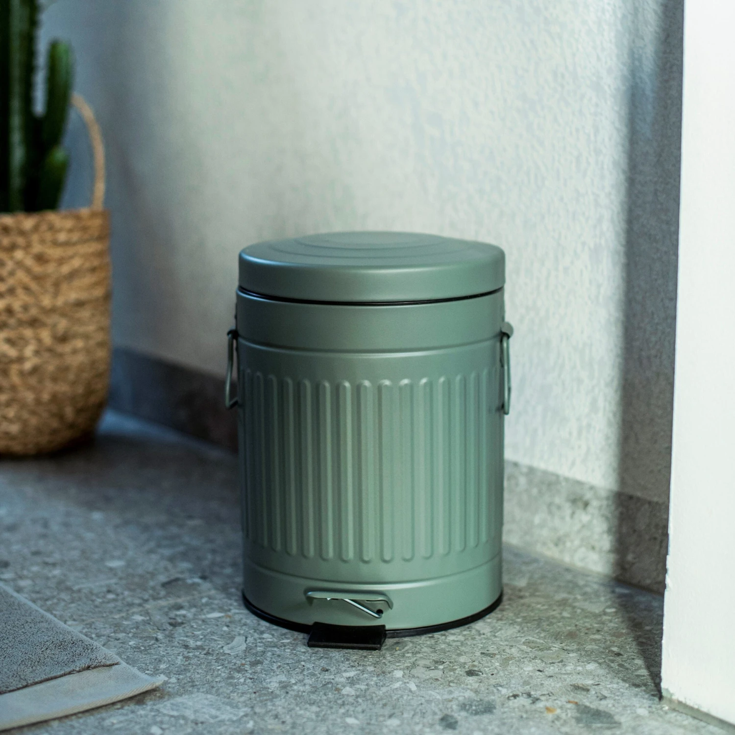 Pedal-Eimer Metall 5 L Agavegrün 3 Pedal-Eimer Metall 5 L Agavegrün – Bild 3